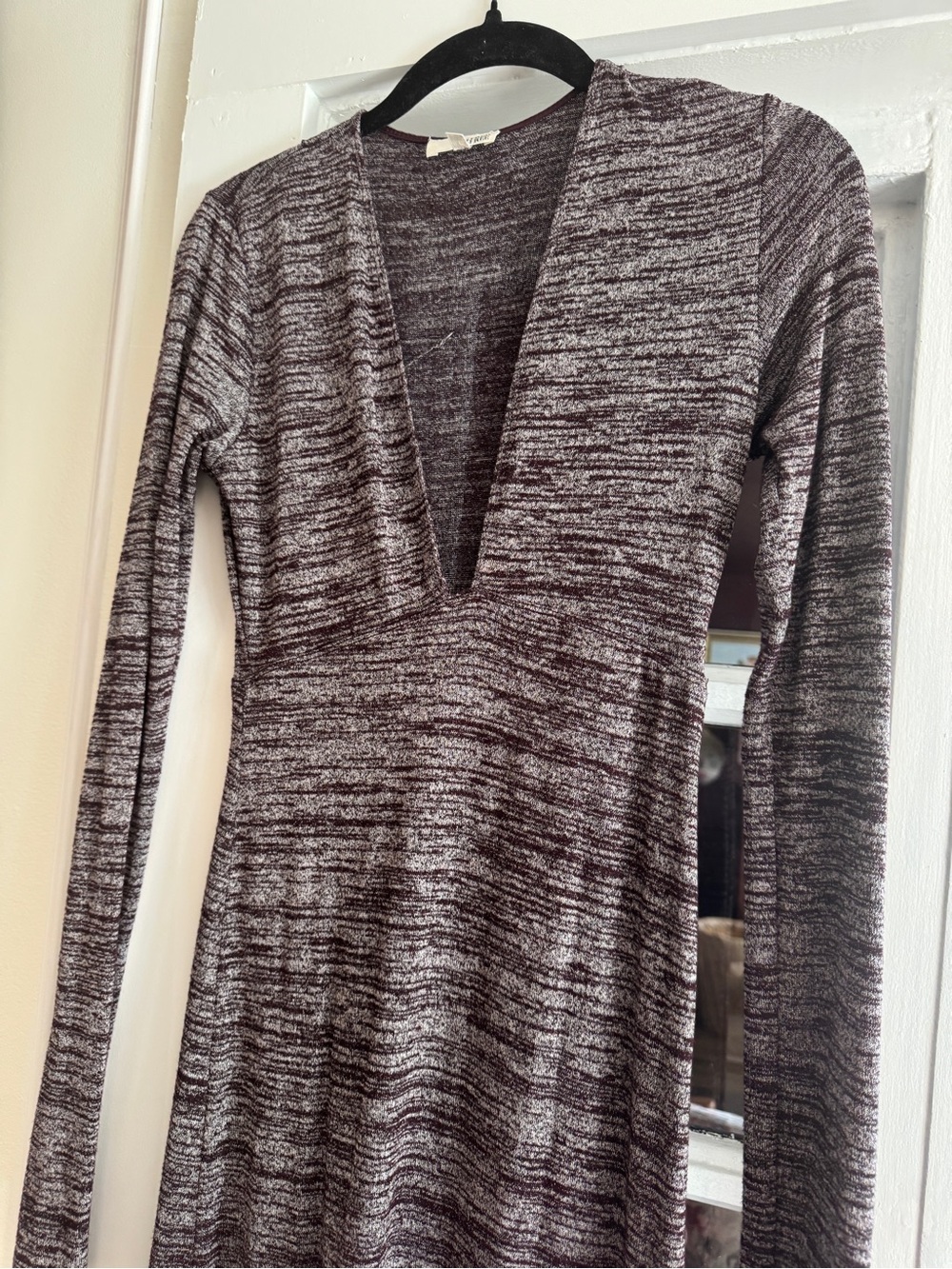 Aritzia V-Neck Long Sleeve Women's Dress